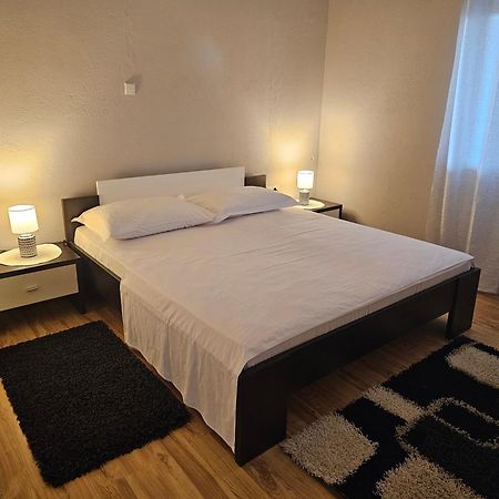 Apartments Lumi ロゴズニッツァ エクステリア 写真