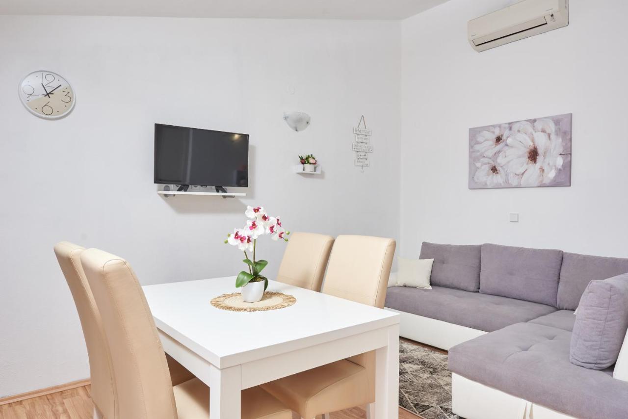 Apartments Lumi ロゴズニッツァ エクステリア 写真