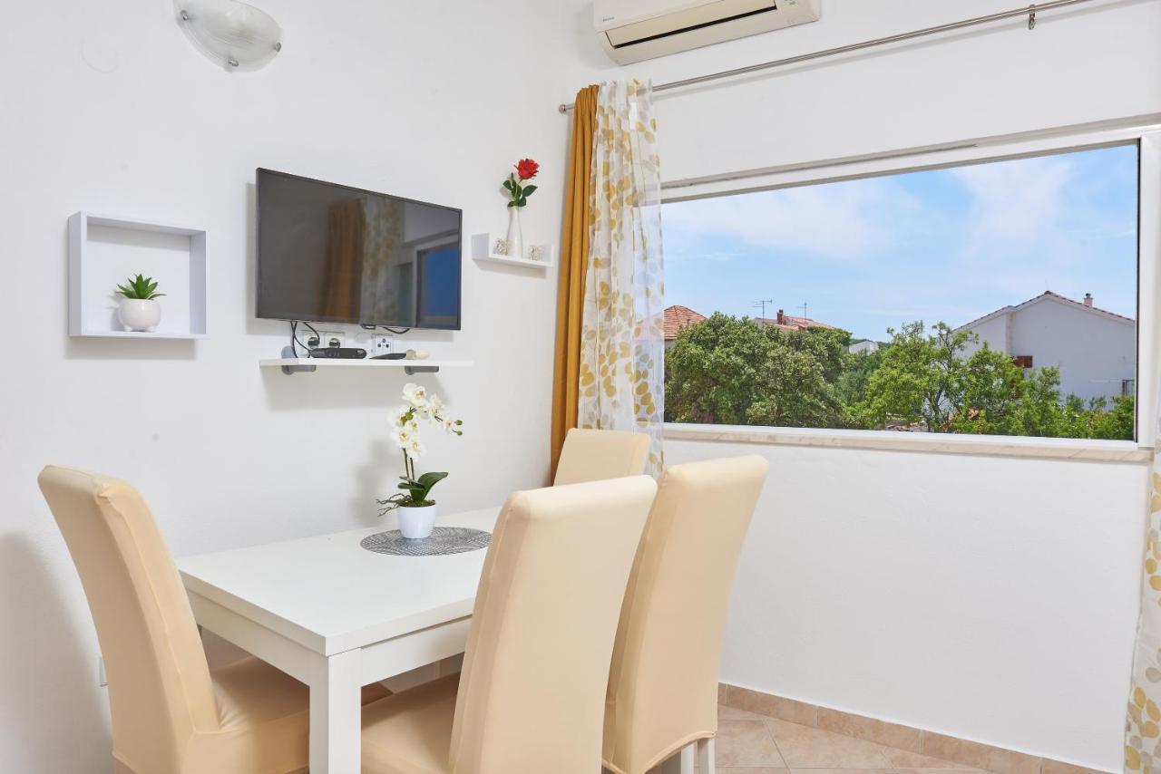 Apartments Lumi ロゴズニッツァ エクステリア 写真