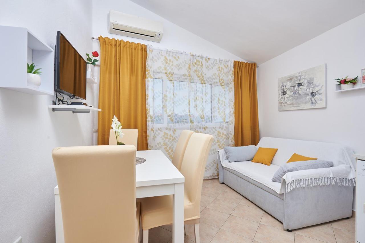 Apartments Lumi ロゴズニッツァ エクステリア 写真