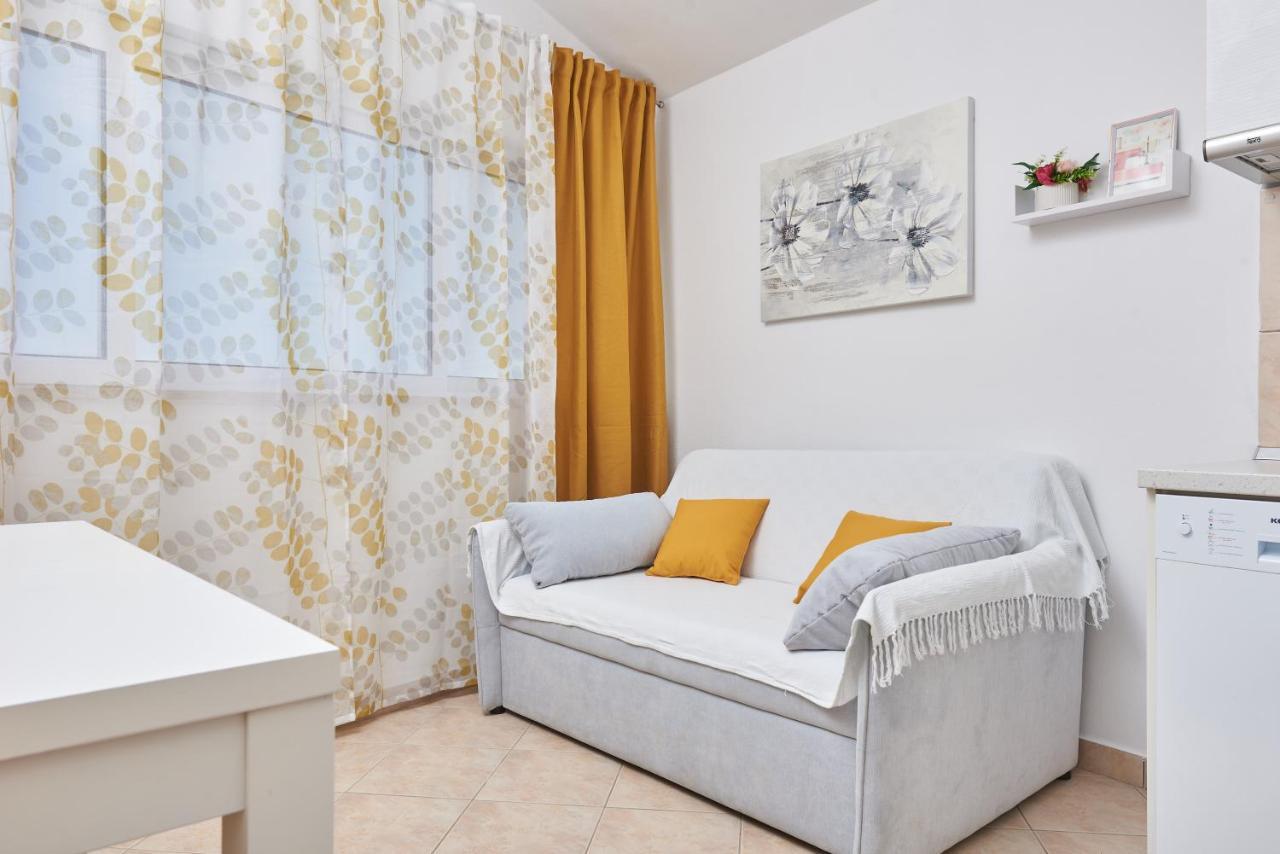 Apartments Lumi ロゴズニッツァ エクステリア 写真